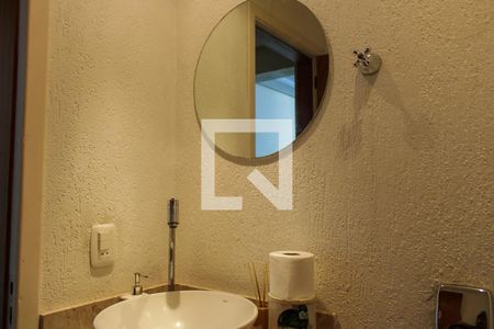 Casa à venda com 212m², 3 quartos e 2 vagas Casa à venda com 212m², 3 quartos e 2 vagasLavabo