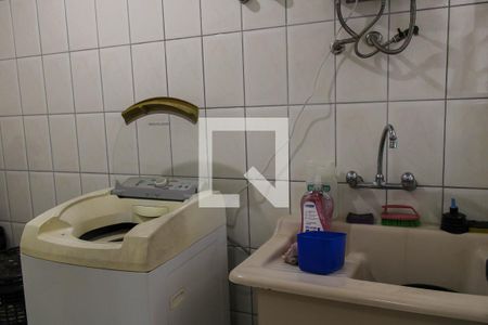 Casa à venda com 212m², 3 quartos e 2 vagas Casa à venda com 212m², 3 quartos e 2 vagasÁrea de Serviço