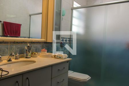 Casa à venda com 212m², 3 quartos e 2 vagas Casa à venda com 212m², 3 quartos e 2 vagasBanheiro 2