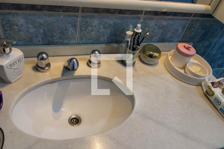 Casa à venda com 212m², 3 quartos e 2 vagas Casa à venda com 212m², 3 quartos e 2 vagasBanheiro 2