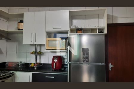 Casa à venda com 200m², 3 quartos e 3 vagas Casa à venda com 200m², 3 quartos e 3 vagasCozinha