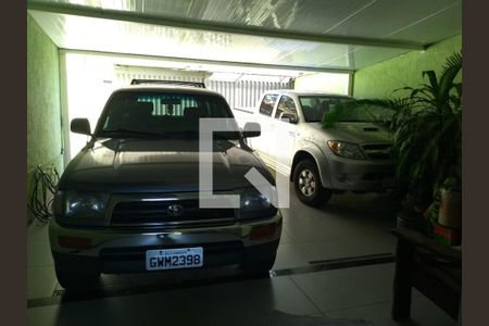 Casa à venda com 200m², 3 quartos e 3 vagas Casa à venda com 200m², 3 quartos e 3 vagasGaragem
