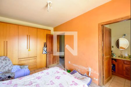 Casa à venda com 350m², 5 quartos e 5 vagasSuíte 2