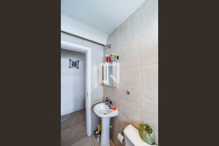 Casa à venda com 220m², 4 quartos e 2 vagas Casa à venda com 220m², 4 quartos e 2 vagasBanheiro Social 2