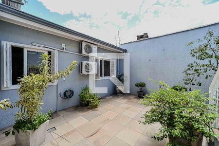 Casa à venda com 220m², 4 quartos e 2 vagas Casa à venda com 220m², 4 quartos e 2 vagasQuintal