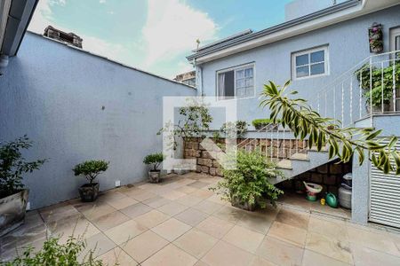 Casa à venda com 220m², 4 quartos e 2 vagas Casa à venda com 220m², 4 quartos e 2 vagasQuintal