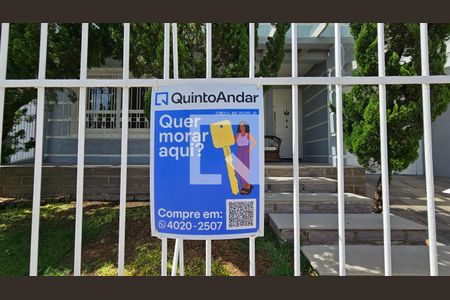 Casa à venda com 220m², 4 quartos e 2 vagas Casa à venda com 220m², 4 quartos e 2 vagasPlaquinha