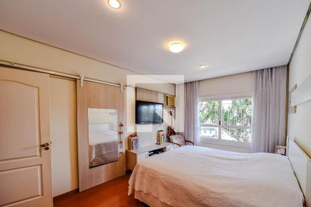 Casa à venda com 220m², 4 quartos e 2 vagas Casa à venda com 220m², 4 quartos e 2 vagasSuíte