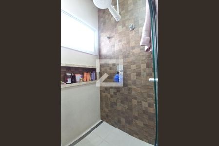 Casa de condomínio à venda com 260m², 3 quartos e 4 vagas Casa de condomínio à venda com 260m², 3 quartos e 4 vagasBanheiro da Suíte 3