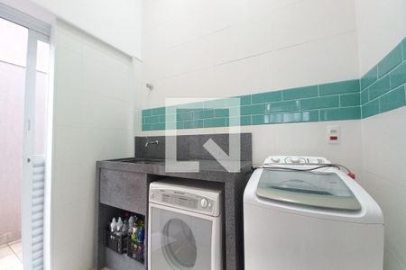 Casa de condomínio à venda com 260m², 3 quartos e 4 vagas Casa de condomínio à venda com 260m², 3 quartos e 4 vagasÁrea de Serviço