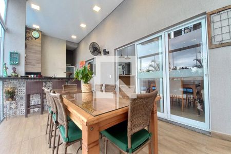 Casa de condomínio à venda com 260m², 3 quartos e 4 vagas Casa de condomínio à venda com 260m², 3 quartos e 4 vagasÁrea gourmet