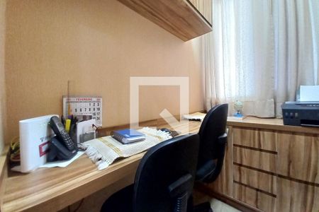 Casa de condomínio à venda com 260m², 3 quartos e 4 vagas Casa de condomínio à venda com 260m², 3 quartos e 4 vagasEscritório