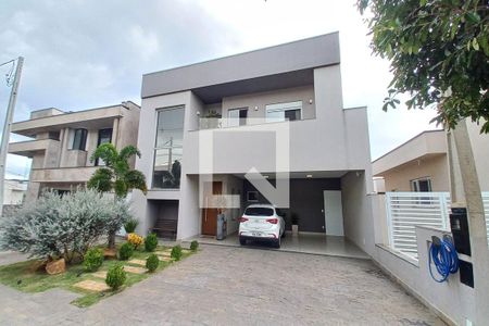 Casa de condomínio à venda com 260m², 3 quartos e 4 vagas Casa de condomínio à venda com 260m², 3 quartos e 4 vagasFachada do Prédio