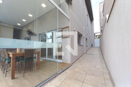 Casa de condomínio à venda com 260m², 3 quartos e 4 vagas Casa de condomínio à venda com 260m², 3 quartos e 4 vagasCorredor