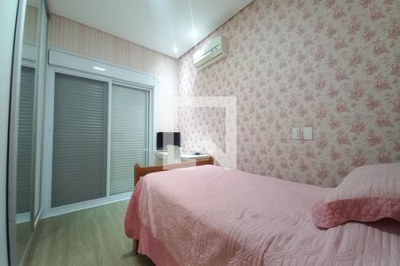 Casa de condomínio à venda com 260m², 3 quartos e 4 vagas Casa de condomínio à venda com 260m², 3 quartos e 4 vagasQuarto 3 - Suíte