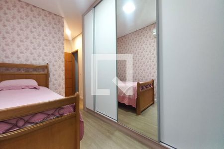 Casa de condomínio à venda com 260m², 3 quartos e 4 vagas Casa de condomínio à venda com 260m², 3 quartos e 4 vagasQuarto 3 - Suíte