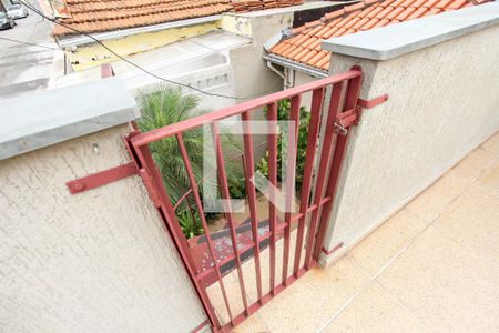 Casa à venda com 130m², 3 quartos e 3 vagas Casa à venda com 130m², 3 quartos e 3 vagasEscada Varanda
