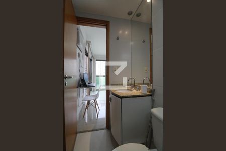 Apartamento para alugar com 80m², 2 quartos e 1 vaga Apartamento para alugar com 80m², 2 quartos e 1 vagaBanheiro da Suíte