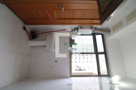 Apartamento para alugar com 80m², 2 quartos e 1 vaga Apartamento para alugar com 80m², 2 quartos e 1 vagaCozinha e Área de Serviço