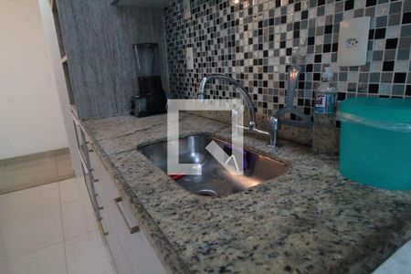 Apartamento para alugar com 80m², 2 quartos e 1 vaga Apartamento para alugar com 80m², 2 quartos e 1 vagaCozinha e Área de Serviço