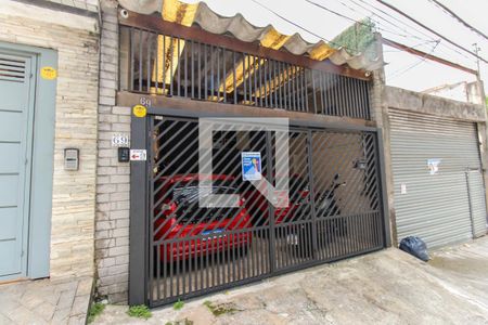 Casa à venda com 150m², 5 quartos e 2 vagas Casa à venda com 150m², 5 quartos e 2 vagasFachada