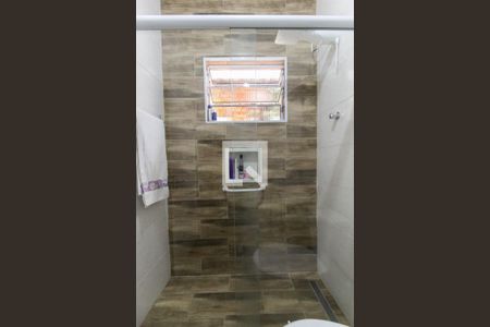 Casa à venda com 150m², 5 quartos e 2 vagas Casa à venda com 150m², 5 quartos e 2 vagasBanheiro Casa 1