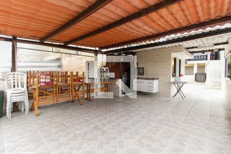 Casa à venda com 150m², 5 quartos e 2 vagas Casa à venda com 150m², 5 quartos e 2 vagasChurrasqueira/Varanda