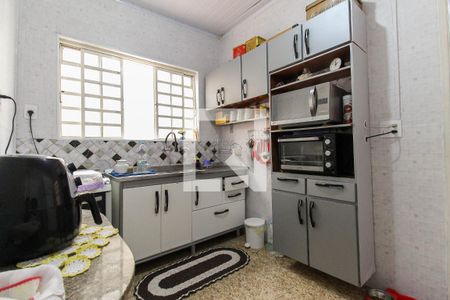 Casa à venda com 150m², 5 quartos e 2 vagas Casa à venda com 150m², 5 quartos e 2 vagasCozinha Casa 1
