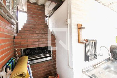 Casa à venda com 150m², 5 quartos e 2 vagas Casa à venda com 150m², 5 quartos e 2 vagasChurrasqueira