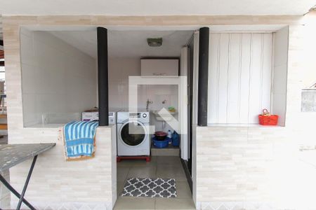 Casa à venda com 150m², 5 quartos e 2 vagas Casa à venda com 150m², 5 quartos e 2 vagasÁrea de Serviço