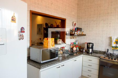 Casa à venda com 320m², 3 quartos e 3 vagas Casa à venda com 320m², 3 quartos e 3 vagasCozinha