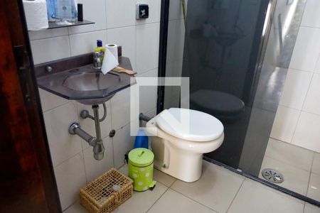 Casa à venda com 320m², 3 quartos e 3 vagas Casa à venda com 320m², 3 quartos e 3 vagasBanheiro