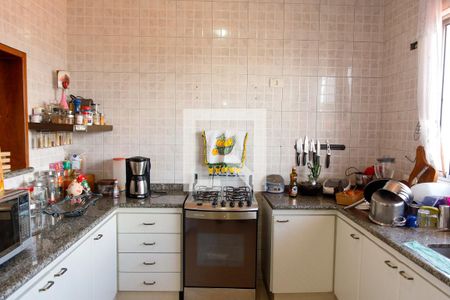 Casa à venda com 320m², 3 quartos e 3 vagas Casa à venda com 320m², 3 quartos e 3 vagasCozinha