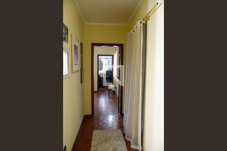 Casa à venda com 320m², 3 quartos e 3 vagas Casa à venda com 320m², 3 quartos e 3 vagasCorredor