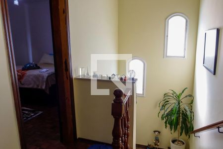 Casa à venda com 320m², 3 quartos e 3 vagas Casa à venda com 320m², 3 quartos e 3 vagasCorredor