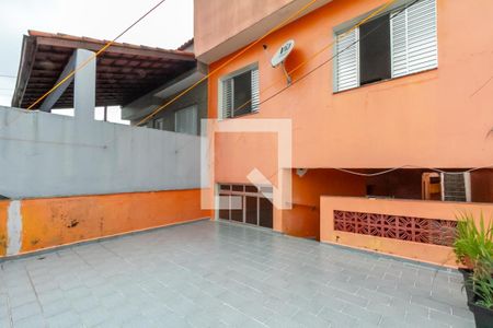 Casa à venda com 160m², 3 quartos e 2 vagas Casa à venda com 160m², 3 quartos e 2 vagasVaranda