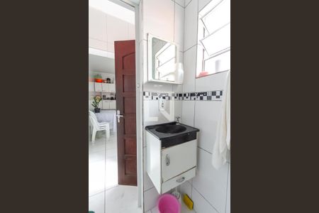 Casa à venda com 160m², 3 quartos e 2 vagas Casa à venda com 160m², 3 quartos e 2 vagasBanheiro da Edícula