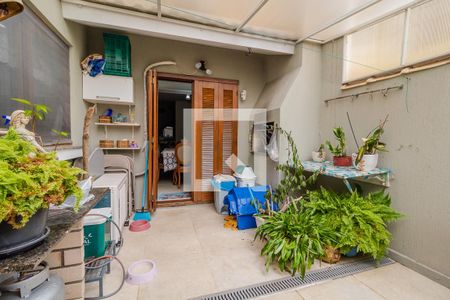 Casa de condomínio à venda com 157m², 3 quartos e 2 vagasQuintal