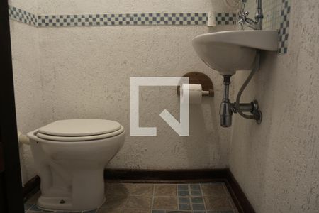 Casa à venda com 200m², 3 quartos e 2 vagasBanheiro 2