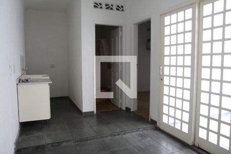 Casa à venda com 200m², 3 quartos e 2 vagasÁrea de Serviço