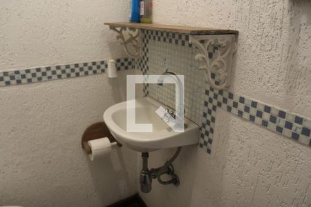 Casa à venda com 200m², 3 quartos e 2 vagasBanheiro 2