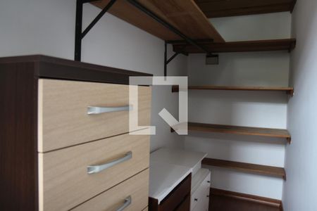 Casa à venda com 200m², 3 quartos e 2 vagasCloset