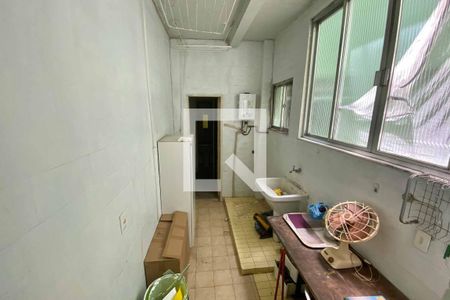 Apartamento à venda com 122m², 3 quartos e 1 vagaÁrea de Serviço