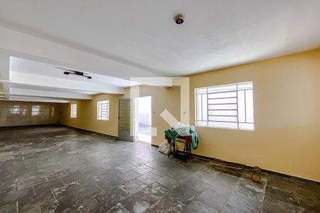 Casa à venda com 260m², 3 quartos e 10 vagasSalão