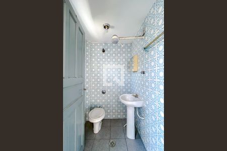 Casa à venda com 260m², 3 quartos e 10 vagasBanheiro de serviço