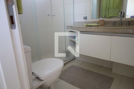Apartamento à venda com 104m², 2 quartos e 2 vagasBanheiro da Suíte