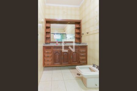 Casa para alugar com 251m², 3 quartos e 3 vagas Casa para alugar com 251m², 3 quartos e 3 vagasBanheiro da Suíte