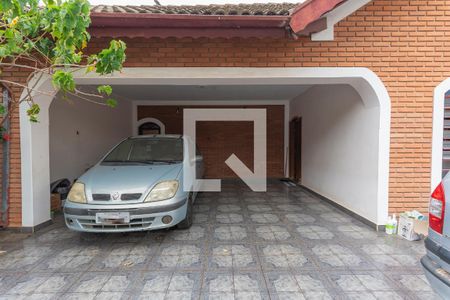 Casa para alugar com 251m², 3 quartos e 3 vagas Casa para alugar com 251m², 3 quartos e 3 vagasGaragem