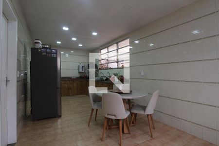 Casa de condomínio à venda com 180m², 5 quartos e NaN vagas Casa de condomínio à venda com 180m², 5 quartos e NaN vagasCozinha