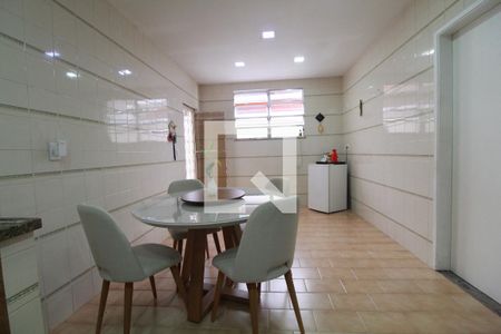 Casa de condomínio à venda com 180m², 5 quartos e NaN vagas Casa de condomínio à venda com 180m², 5 quartos e NaN vagasCozinha